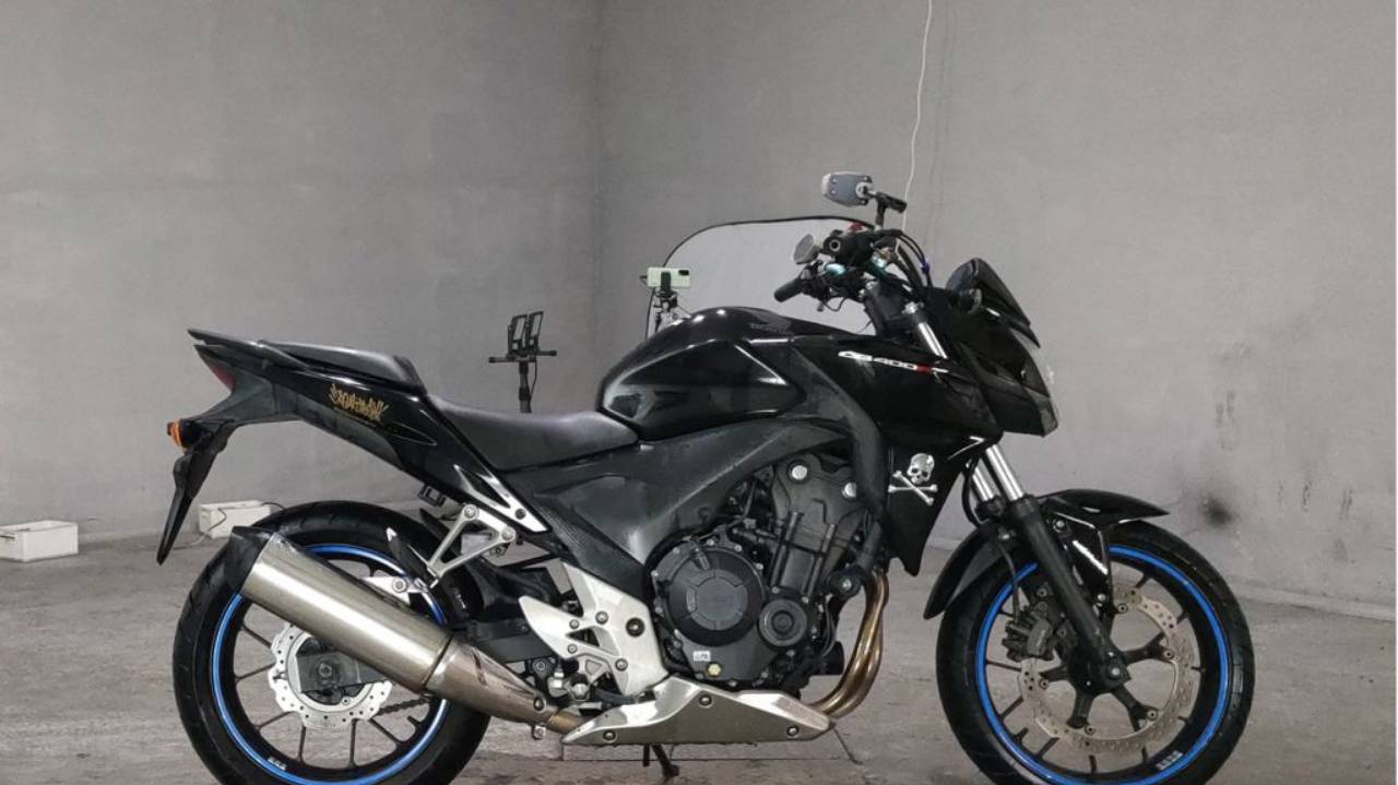 HONDA CB400F смотреть онлайн