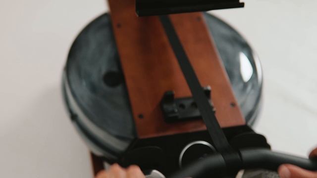 Складной гребной тренажер RW900 смотреть онлайн