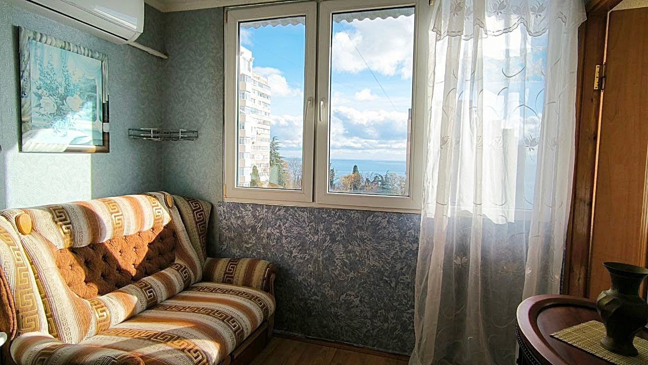 Обзор 1-комнатной квартиры в Ялте, ул. ЮБШ смотреть онлайн