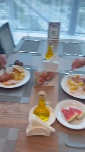 БОГАТАЯ ЖИЗНЬ АКТЁРОВ! ЗАВТРАК ПЕРЕД СЪЁМКАМИ В КИНО. ИРИШКА ЧИКИ ПИКИ, МОНГОЛ И БЕЗУМНЫЙ ПАША