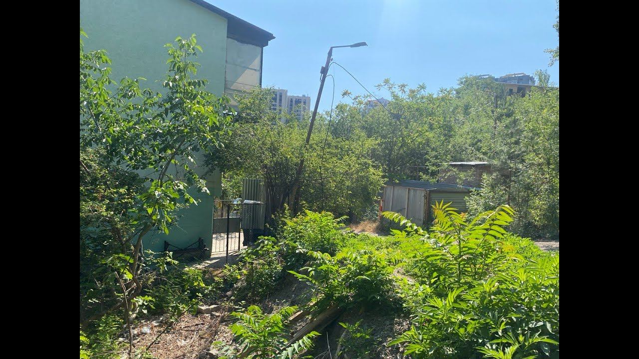 Обзор земельного участка под гараж на продажу в Ялте, ул. Горького смотреть онлайн