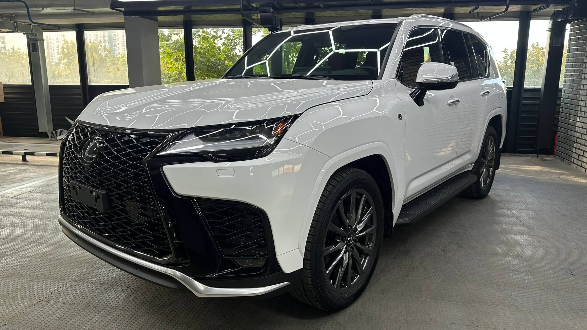 ПРОДАН. LX600 FSport White