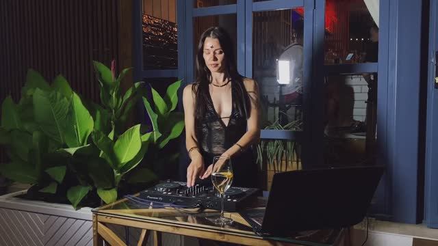 Tasha Storm [ Magical Progressive House & Melodic Techno ] Summer Beach Party Live Dj mix смотреть онлайн