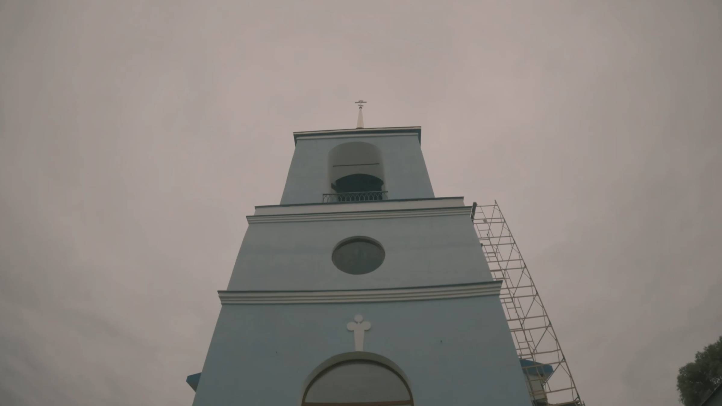 Подняли и настроили колокола спустя 100 лет на колокольню. Село Тульчино. Учимся вязать узлы. Влог смотреть онлайн