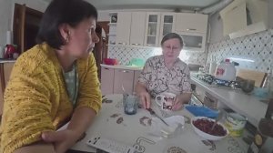 Совсем не вкусно, сама кушай! У родителей.