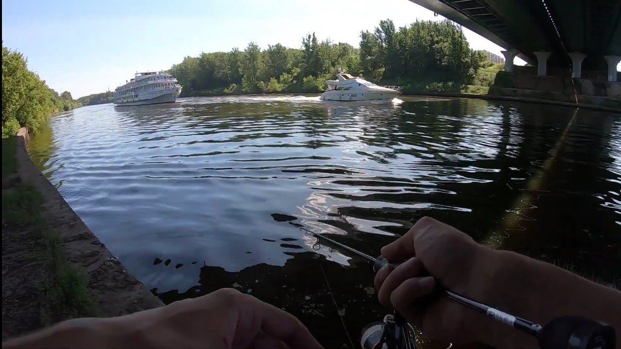 СтритФишинг На Канале Имени Москвы.Химкинский Окунь.#мормышинг #рыбалка#наноджиг#fishing смотреть онлайн