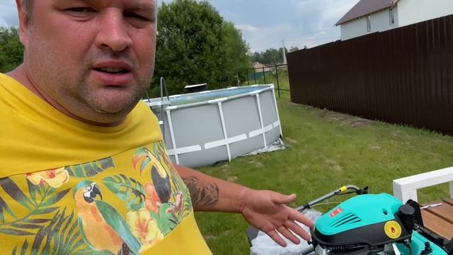 Покупка и распаковка и сборка бензиновой газонокосилки на дачу. смотреть онлайн