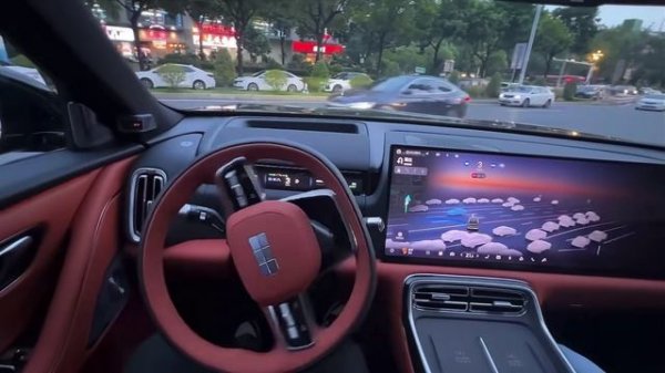 Geely Galaxy M9 - автономный разворот 🚗