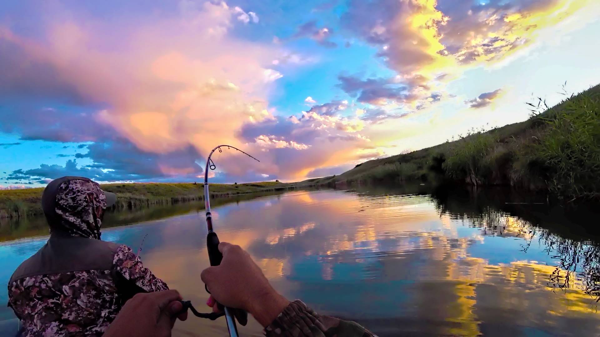 ЛОВЛЯ ЩУКИ НА СПИННИНГ В ОКТЯБРЕ ЩУКА ЗАСЕЛА В КОРЯЖНИКЕ