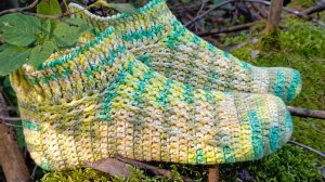 Следки "Сирень " крючком .