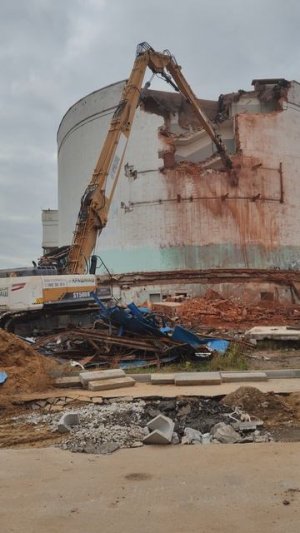 Демон в действии.