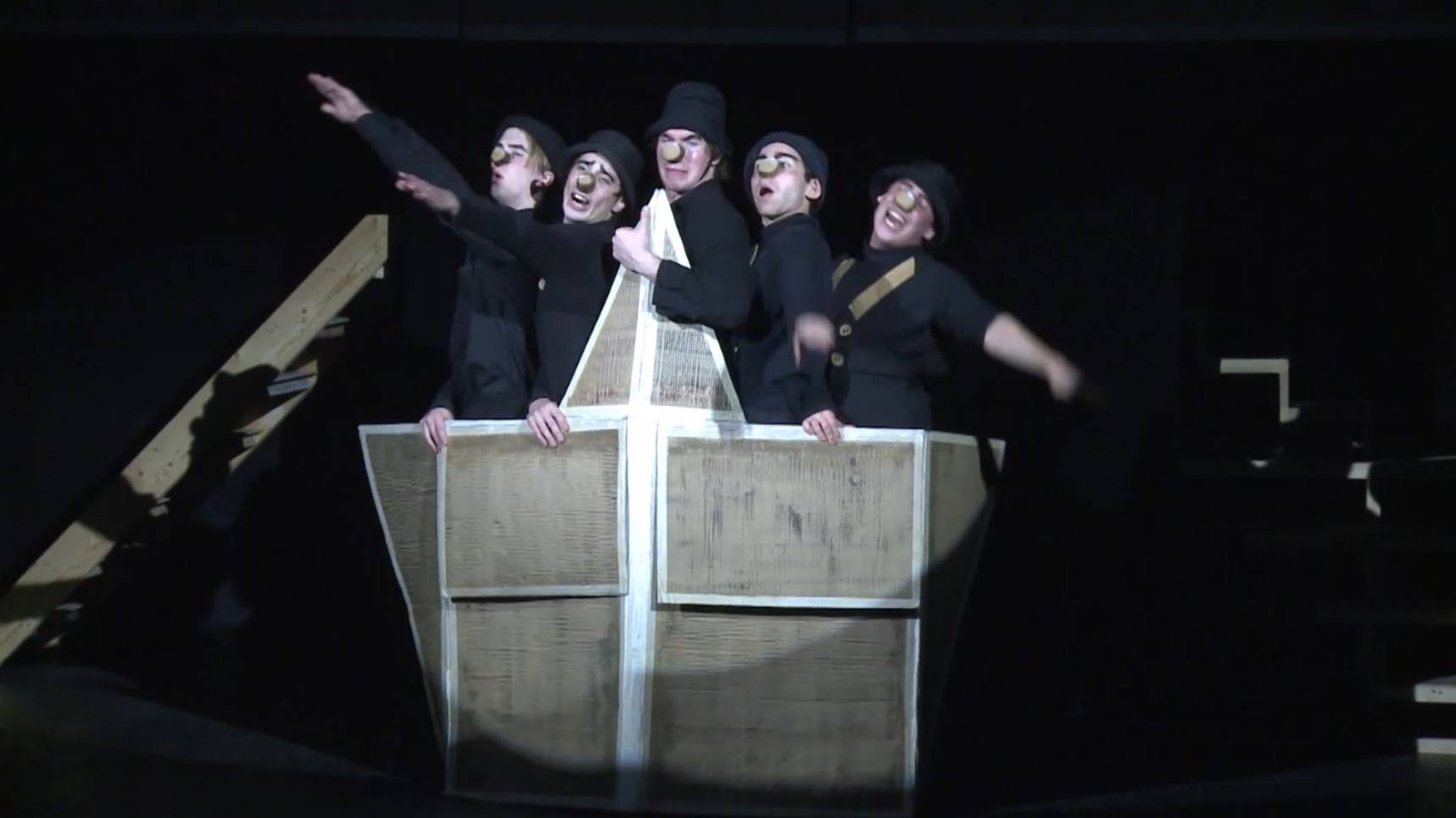 В учебном театре ЯГТИ представили «бумажный» спектакль смотреть онлайн