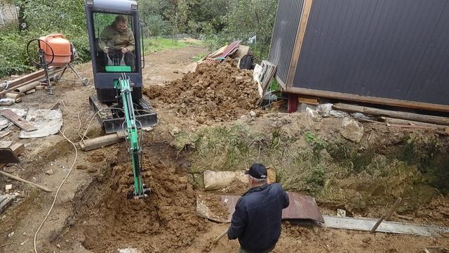 Мини-экскаватор Hightop HT10 - первые минуты работы