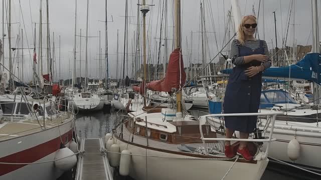 Лодки в Сен-Мало, Франция. смотреть онлайн