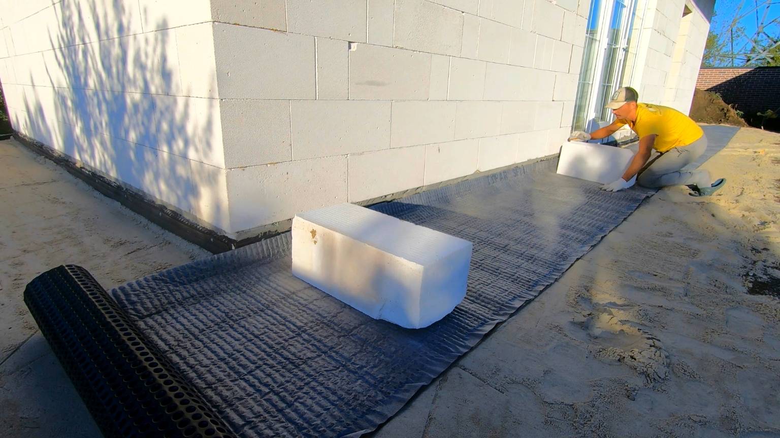 🏡Мягкая отмостка в зиму, быстро и навсегда / Строю ДОМ для своей СЕМЬИ своими руками