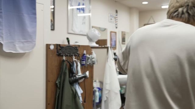 ASMR | A Master at Work – Japanese Komatsugari Haircut by 20-Year Veteran Barber смотреть онлайн