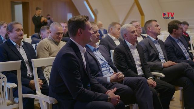 Сквер, торговые пространства и новые пирсы появятся на Петровской набережной в Воронеже смотреть онлайн