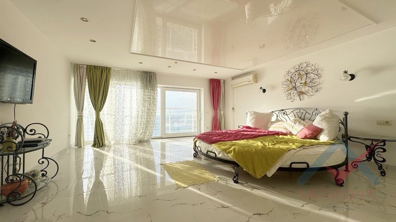 Обзор квартиры на продажу в Ялте ул. Мориса Тереза пгт Отрадное смотреть онлайн