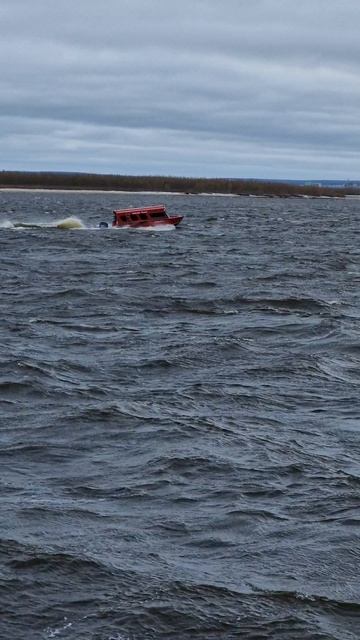Переправа через реку Лена на т/х "Рукавишников" 28.09.2025 смотреть онлайн