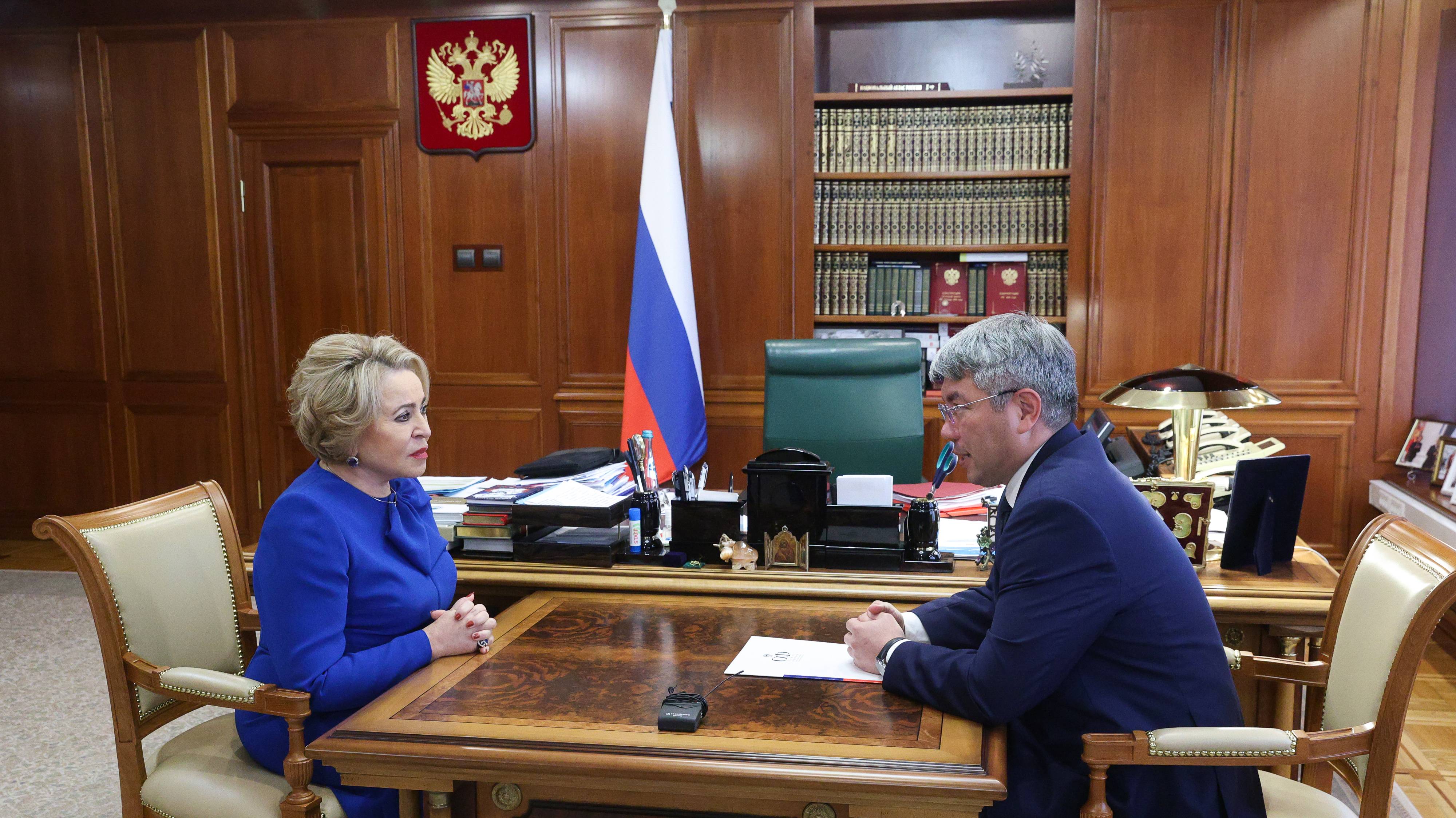 Встреча Председателя СФ Валентины Матвиенко с главой Республики Бурятия Алексеем Цыденовым смотреть онлайн