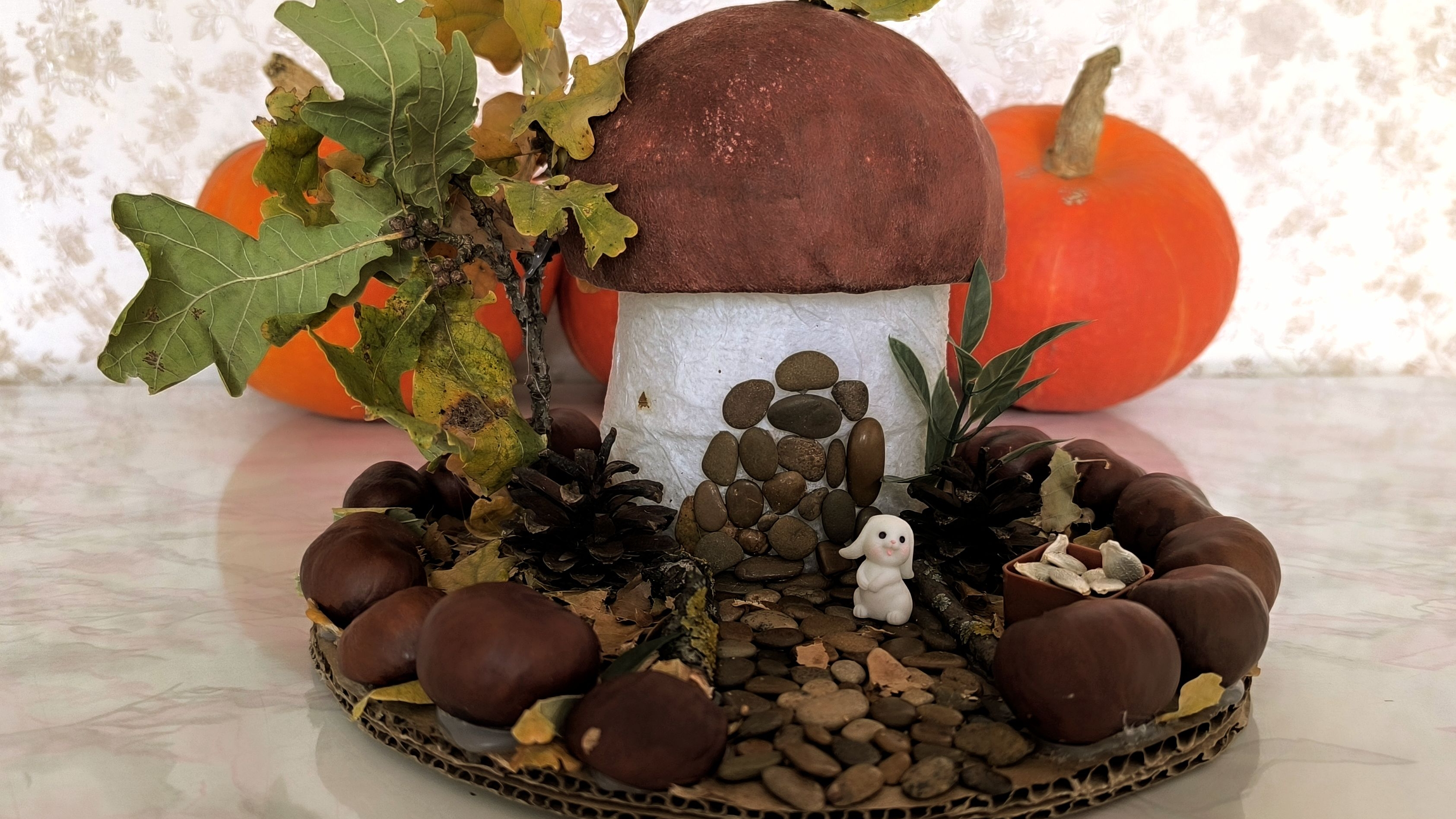 Осенняя поделка в детский сад/ школу. Поделка из природного материала. Поделка из каштанов, шишек. смотреть онлайн