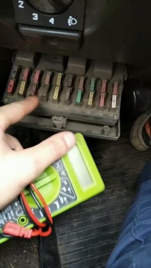 как узнать что именно разряжает в автомобиле наш АКБ.mp4