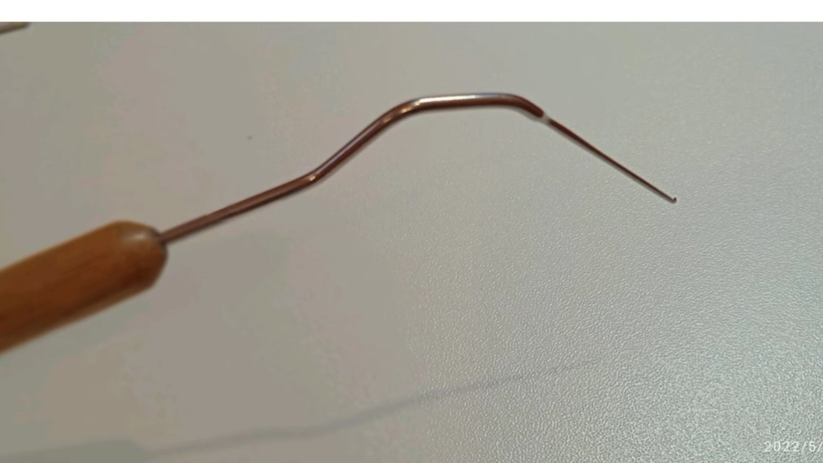 Шпатель для переноса пчелиных личинок. смотреть онлайн