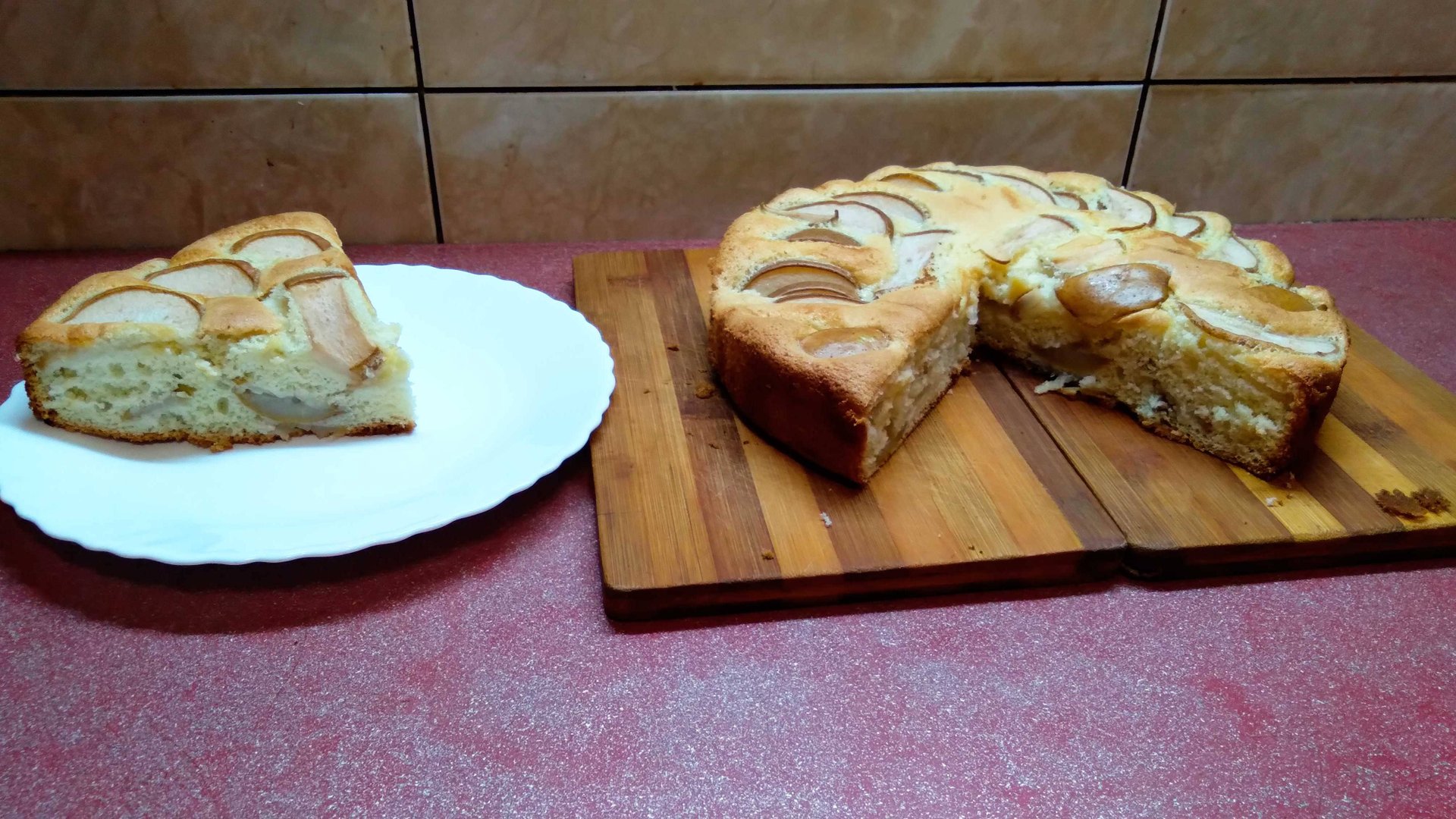 Бисквитный пирог с грушами в духовке смотреть онлайн