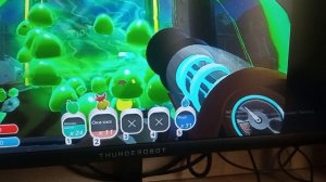 я пришёл с едой для радиоактивного слайма и меня хотел жрать мой радиоактивный охотник ларго