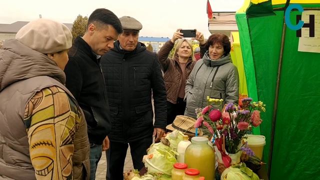 В Аксубаеве прошла сельхозярмарка приуроченная ко Дню пожилых людей