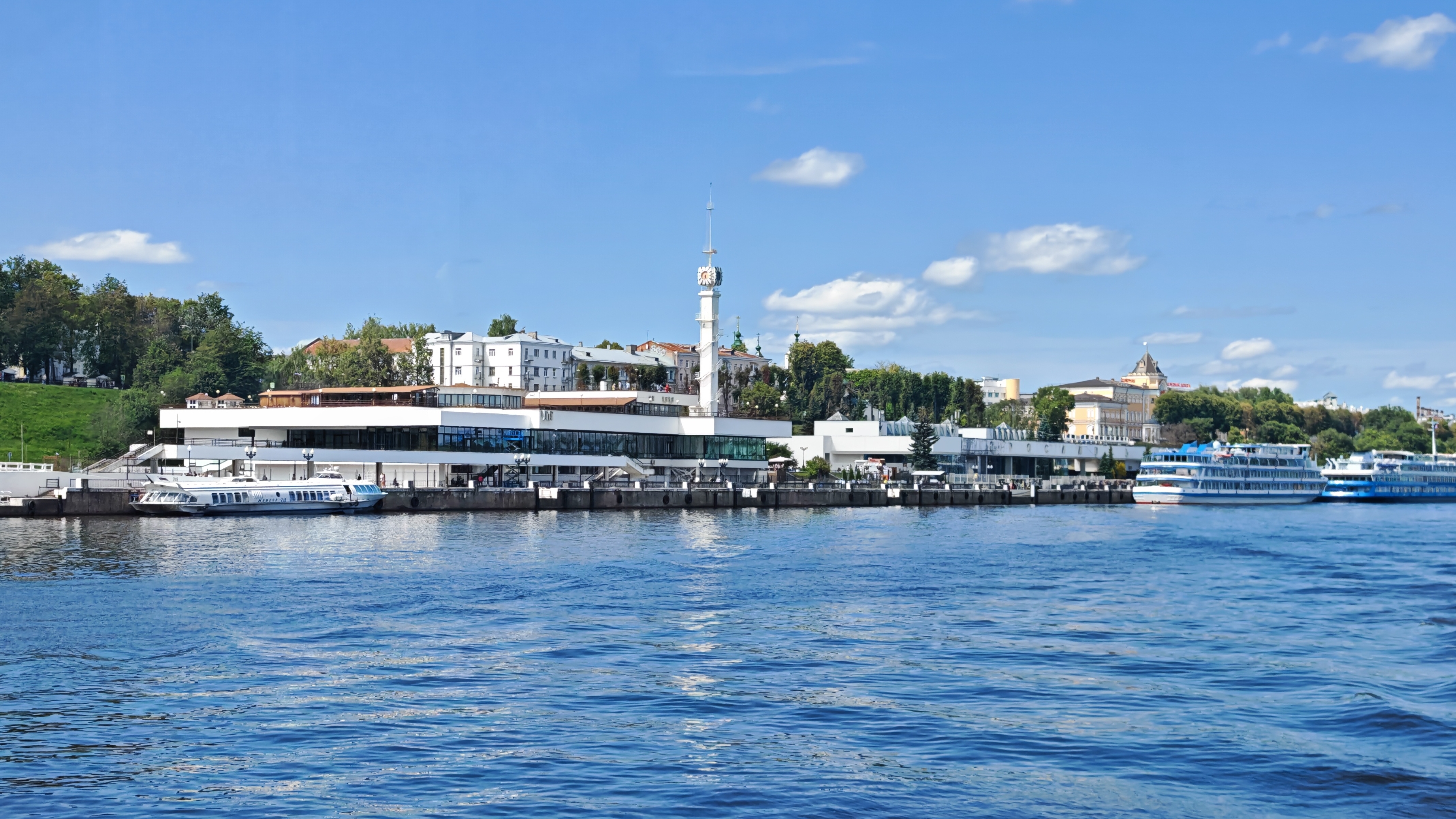 ЯРОСЛАВЛЬ ПРОГУЛКА ПО ВОЛГЕ смотреть онлайн