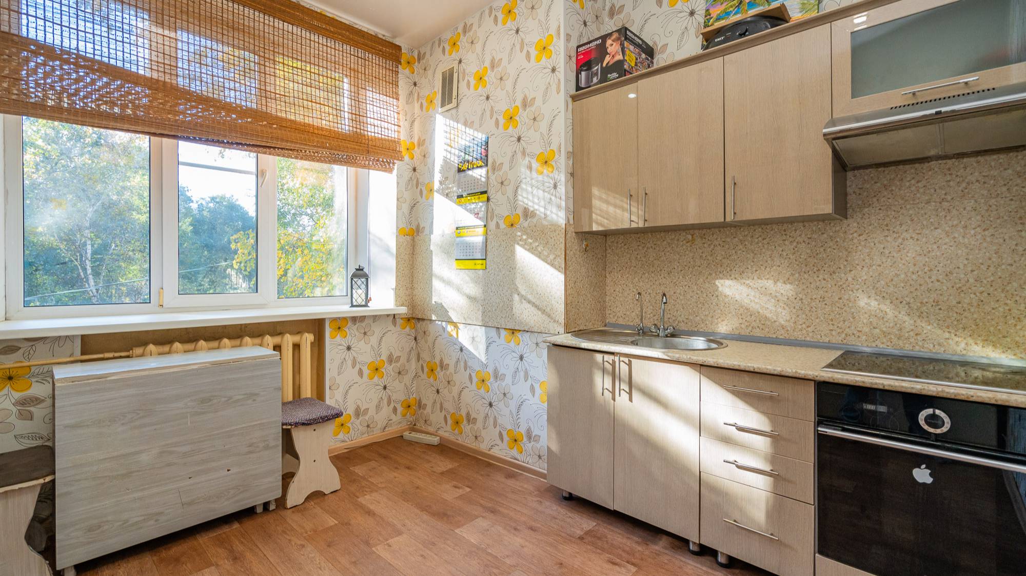 Просторная трехкомнатная квартира 72 м² с отличным ремонтом в тихом районе г. Хабаровска смотреть онлайн