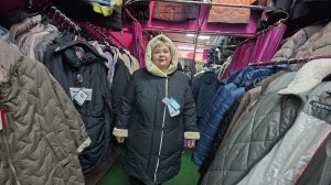 Выбираю  себе пальто. Мужикам купили костюмы и мне польтишко и обувь.