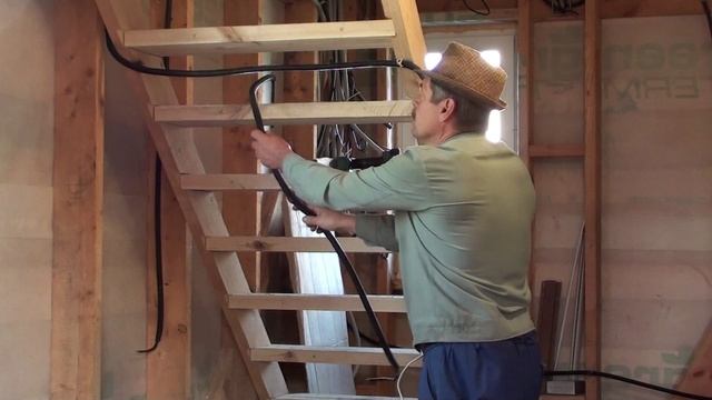 Понемногу делаю электрику// Зашили ОСП плитой комнаты второго этажа смотреть онлайн