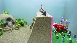 Лего конструктор и монстры играем