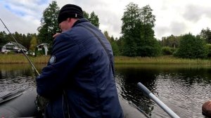 ЩУКА НА СПИННИНГ НА ЛЕСНОМ ОЗЕРЕ!!!!