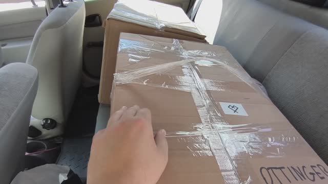 ДЯДЯ САША СТАРАЕТСЯ ЗАРАБОТАТЬ ДЕНЬГИ В ЯНДЕКС ДОСТАВКЕ / ТАРИФ ЭКСПРЕСС смотреть онлайн