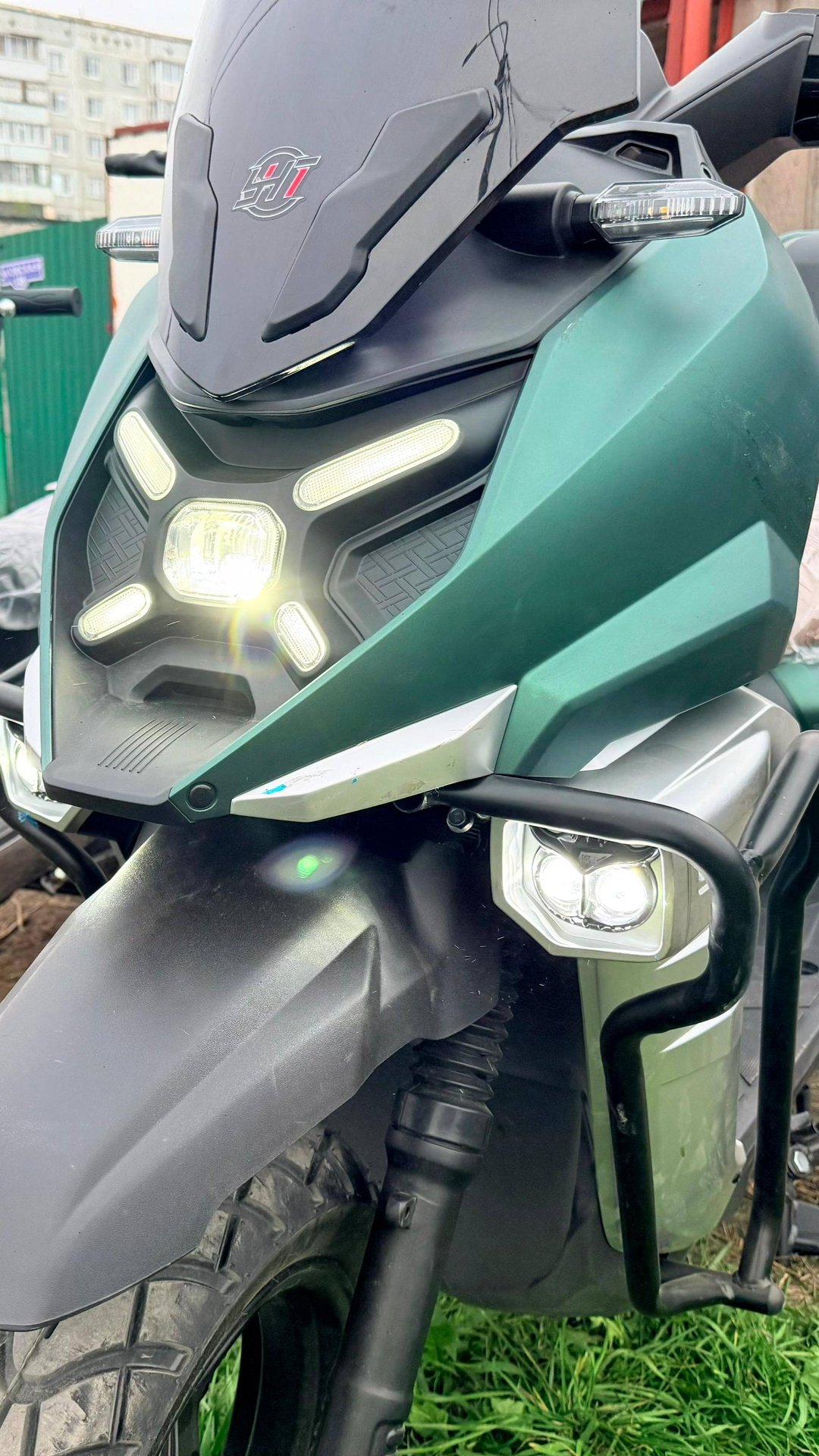 Скутер бензиновый TANK-X