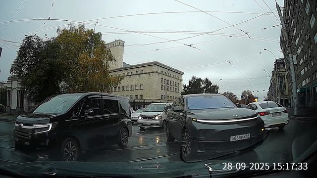 поворот за оперный.