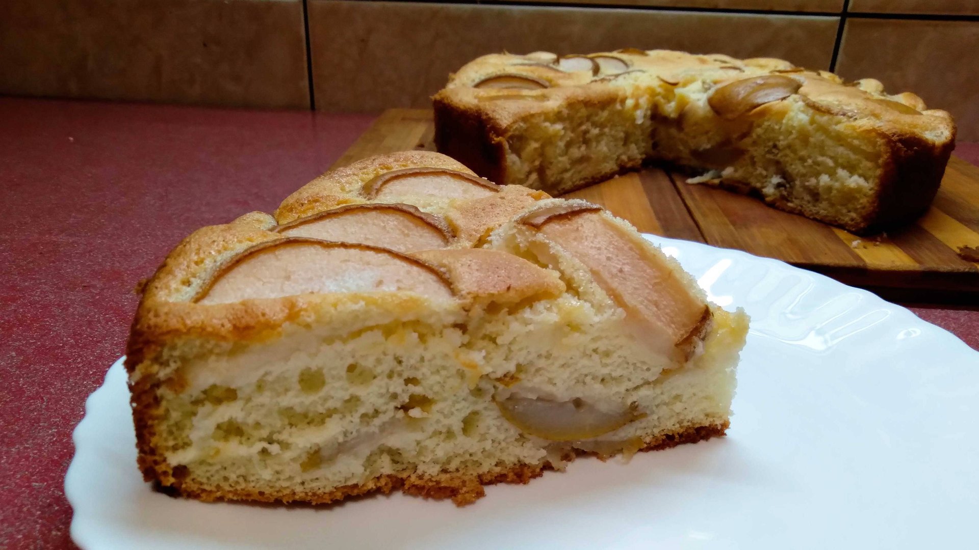 Бисквит со свежими грушами в духовке смотреть онлайн