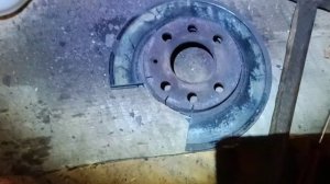 Снятие и замена прикипевшего тормозного диска на Шевроле Ланос