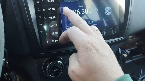 Установка компактного Сабвуфера Barracuda 12A Flat от DL в Renault Sandero Stepway