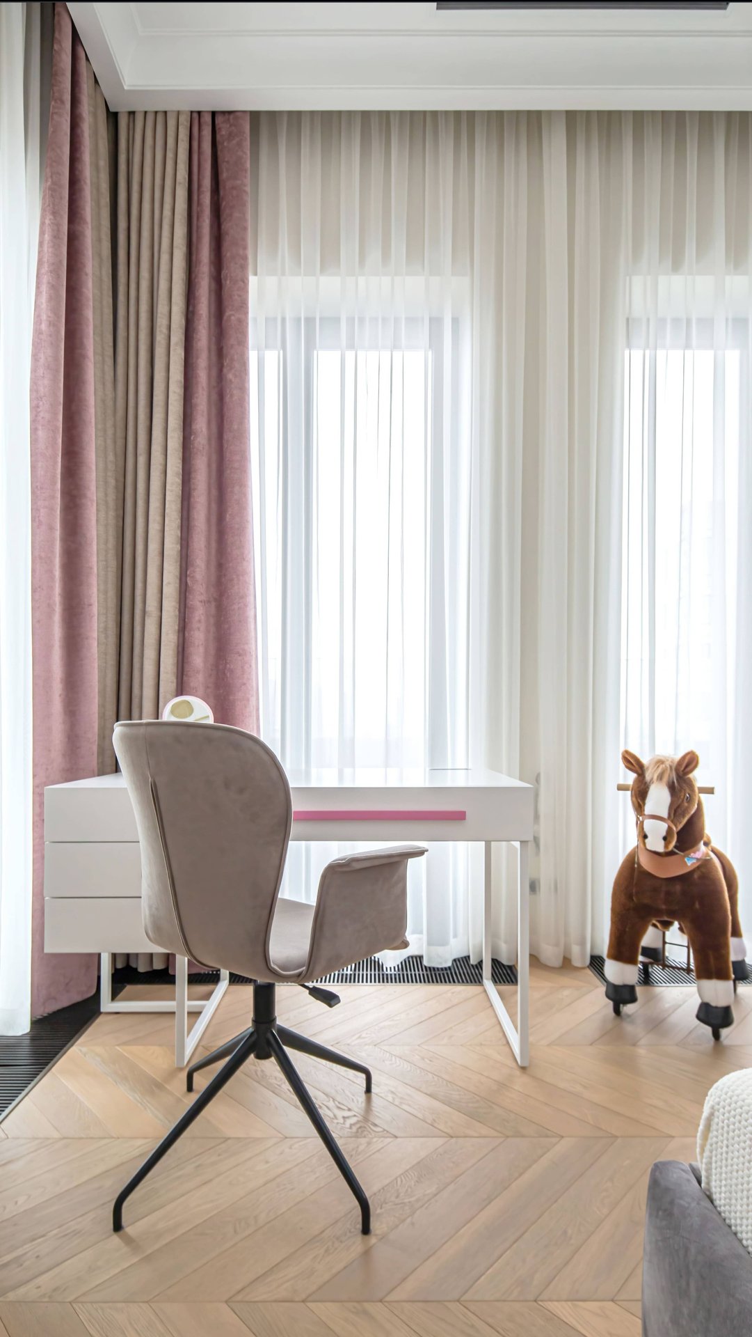 Реализованный дизайн интерьера детской девочки. Современный стиль, жк Eleven 133 м2.