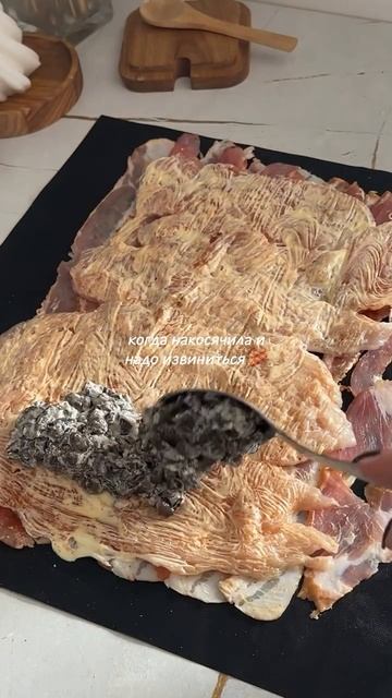 Куриный рулет в беконе