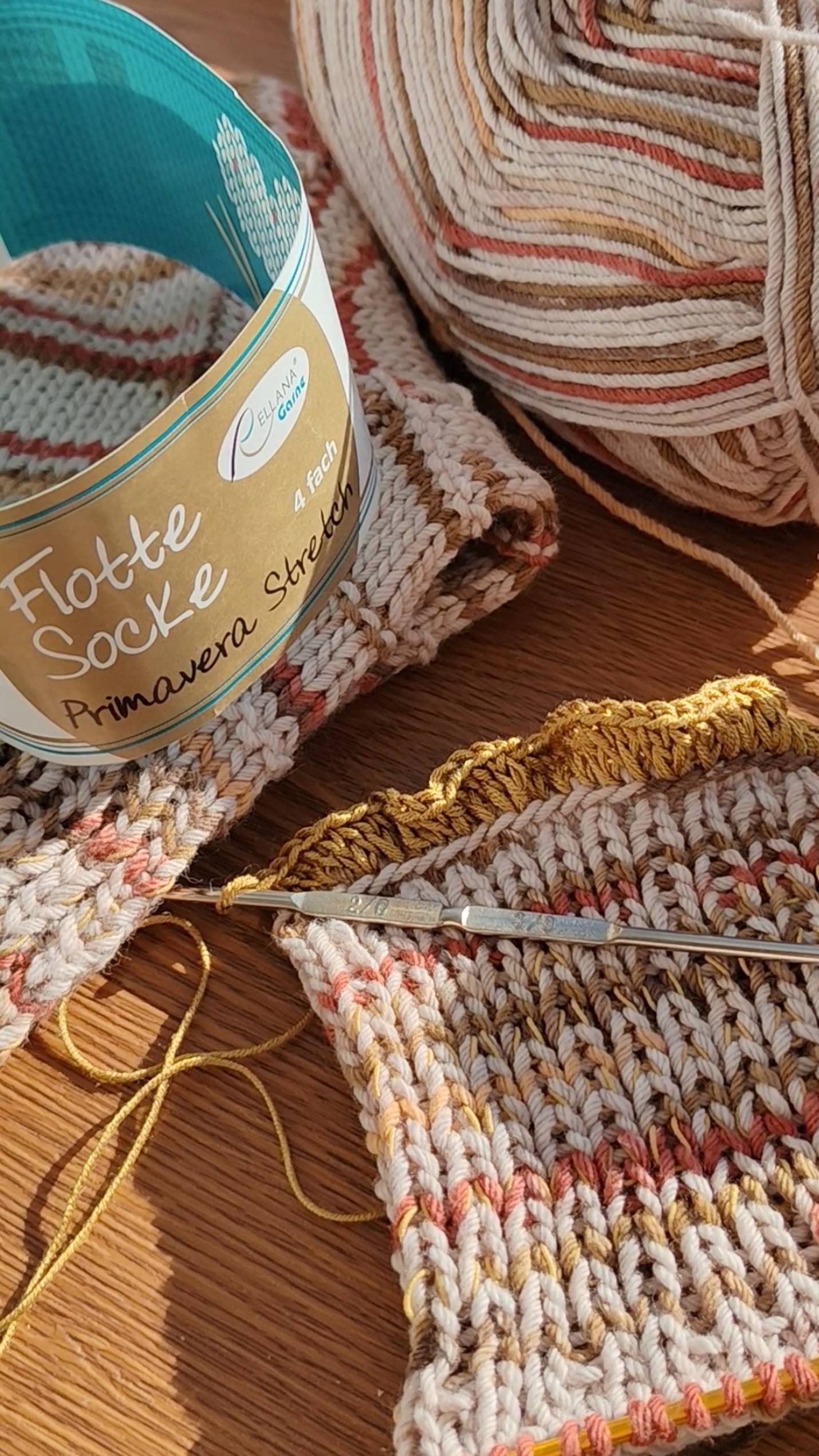 Вяжу и украшаю 🧶🙂 смотреть онлайн