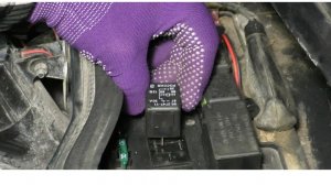 РЕМОНТ ОБОГРЕВА ЗАДНЕГО СТЕКЛА НА АВТОМОБИЛЕ