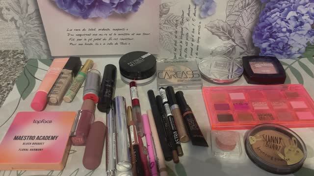 Косметичка на октябрь 2025 г. смотреть онлайн