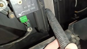 Установка салонного фильтра на Хонда хрв 2004 с правым рулём.