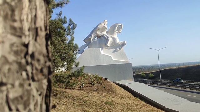 Уж ты ветка бедная, ты куда плывешь?
Берегись, несчастная, в море попадешь!
Там тебе не справиться с смотреть онлайн