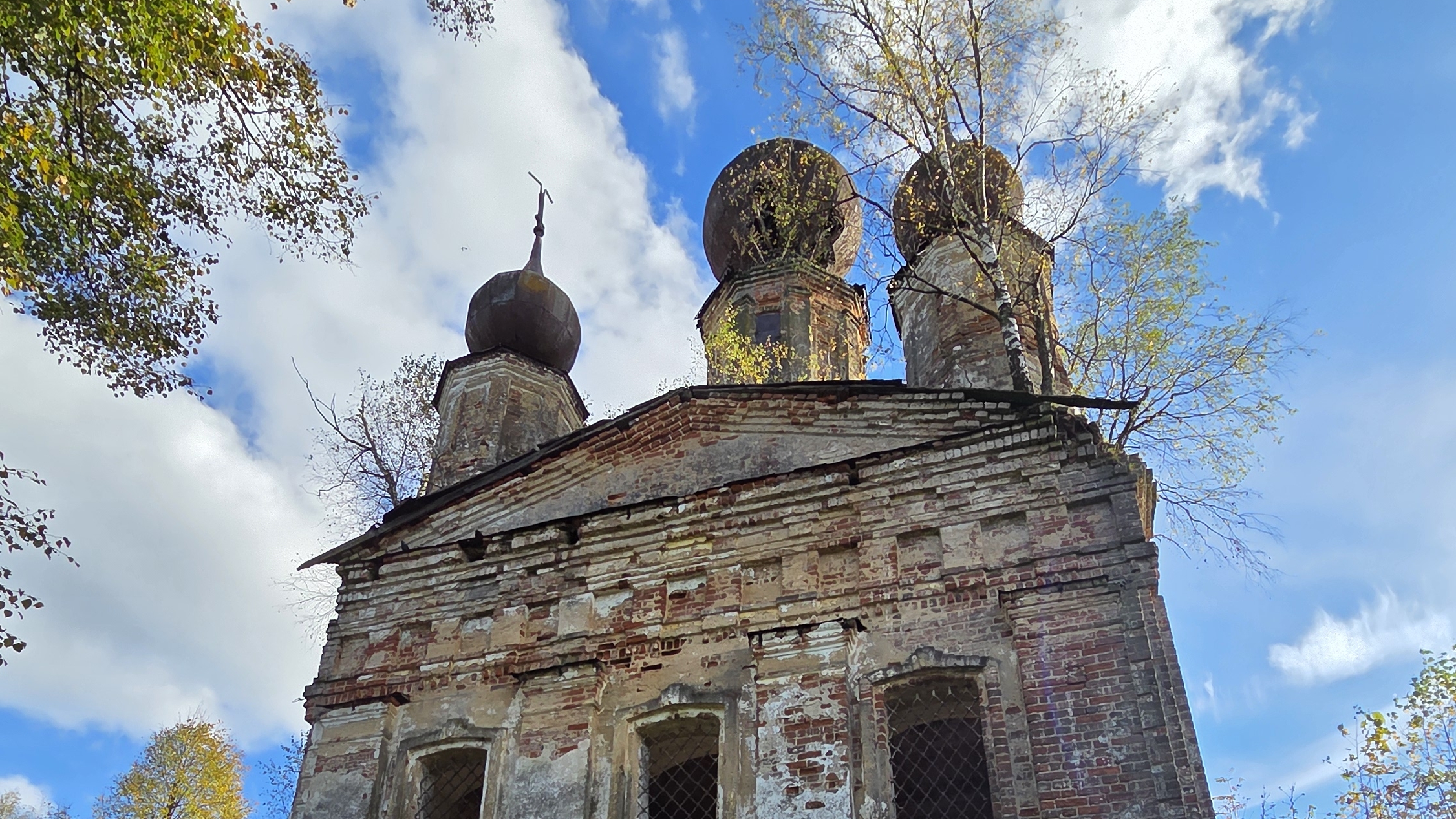 29-09-2025 Заброшенная церковь #путешествия #церкви #храмы смотреть онлайн